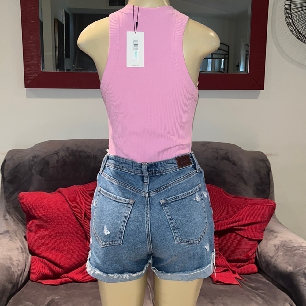 Hollister Curvy Ultra High-Rise Shorts - Picture 2 of 10